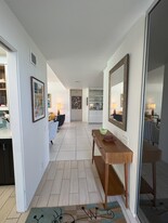 215 Desert Lakes Dr, Unit Mid Century Luxury in Palm Springs, CA - Building Photo