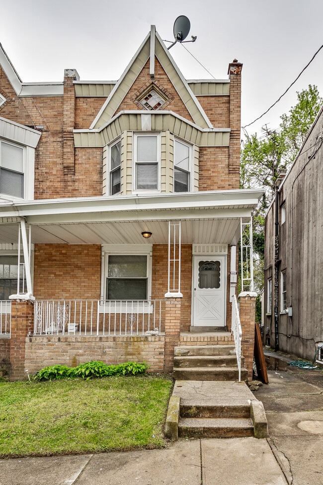 223 W 8th St Rentals in Chester, PA
