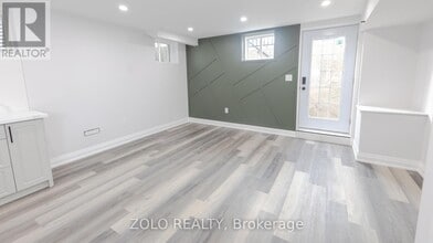3210 William Cutmore Blvd in Oakville, ON - Building Photo - Building Photo