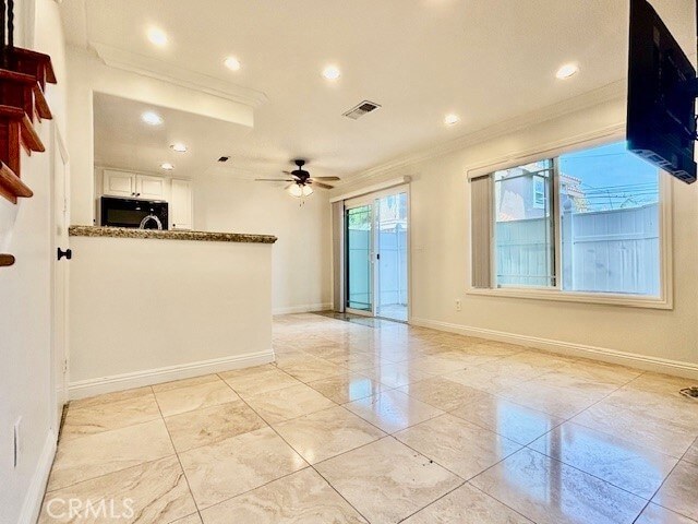 686 Park Dr, Unit B2 in Costa Mesa, CA - Building Photo - Building Photo