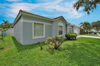 10660 SW 20th Ct in Miramar, FL - Building Photo - Building Photo