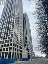 30 Elm Dr W in Mississauga, ON - Building Photo