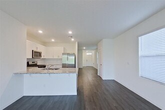 31913 Katelin Cir in Leesburg, FL - Building Photo - Building Photo