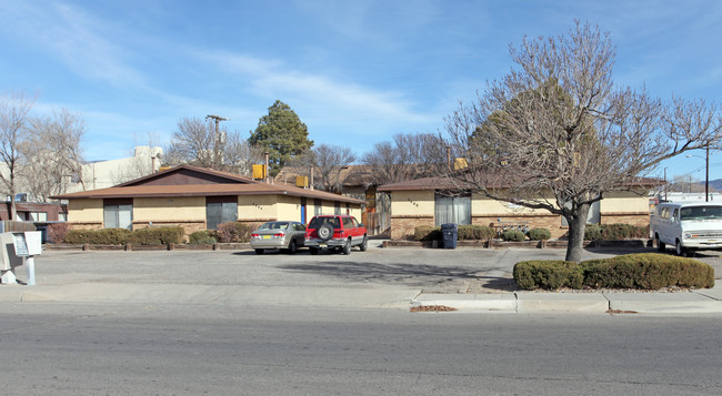 3400-3404 Wellesley Dr NE in Albuquerque, NM - Building Photo - Building Photo