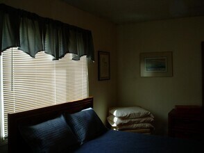 800 Crystal St, Unit 1 in Ames, IA - Building Photo - Building Photo