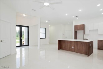3216 40th St SW in Lehigh Acres, FL - Building Photo - Building Photo