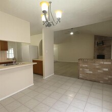 3919 Willmont Rd in La Porte, TX - Building Photo - Building Photo
