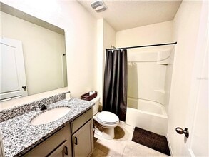 5235 Mahogany Dr in Mount Dora, FL - Building Photo - Building Photo