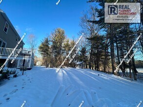 44 Pinewood Rd in Hudson, NH - Building Photo - Building Photo