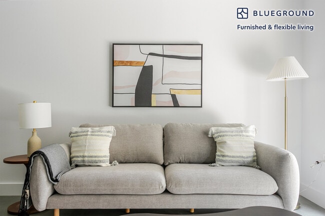 3838 Dunn Dr in Culver City, CA - Foto de edificio - Building Photo