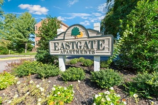 East Gate Apartments in Triangle, VA - Building Photo