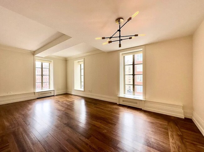 140 E 63rd St, Unit 7A in New York, NY - Building Photo - Building Photo