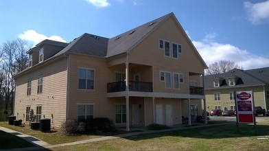 Town Creek Commons in Adairsville, GA - Building Photo - Primary Photo