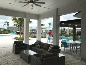 7115 Samuel Ivy Dr in Tampa, FL - Foto de edificio - Building Photo