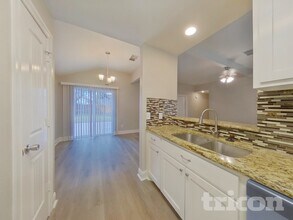 523 Red Coat Ln in Arlington, TX - Building Photo - Building Photo