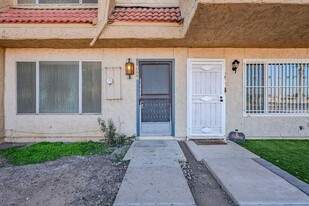 4880 W Rose Ln in Glendale, AZ - Building Photo - Building Photo