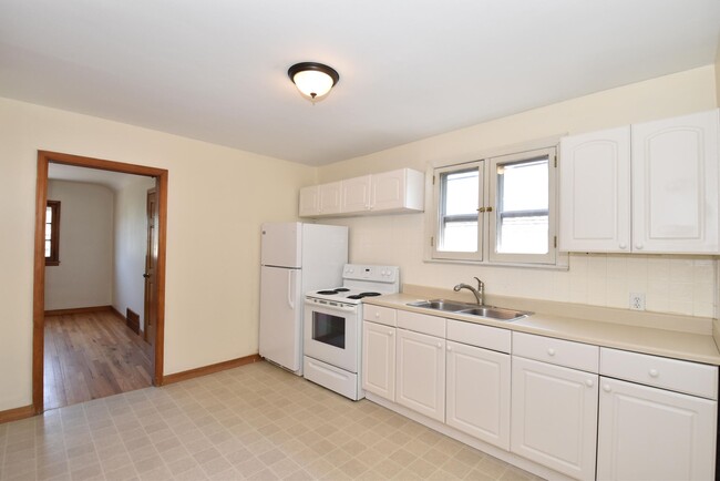 property at 1427 S 86th St