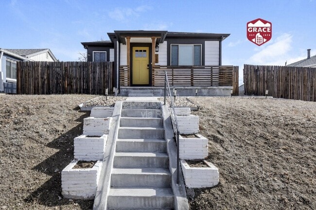 property at 322 N Raleigh St