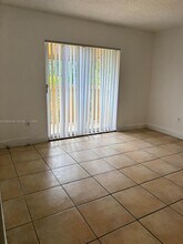 1821 NE 168th St in North Miami Beach, FL - Building Photo - Building Photo