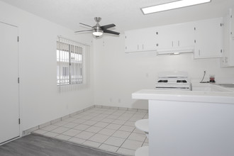 Westland @ Dawson in Long Beach, CA - Building Photo - Interior Photo