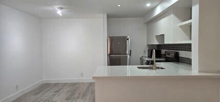 10930 Royal Palm Blvd in Coral Springs, FL - Building Photo - Building Photo