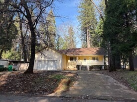 14366 Bethany Cir in Magalia, CA - Building Photo