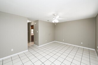 8911 McPherson Rd in Laredo, TX - Building Photo - Building Photo