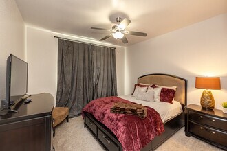 The Pointe at Conway in Conway, AR - Foto de edificio - Interior Photo