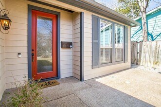 8711 San Leandro Dr in Dallas, TX - Building Photo - Building Photo