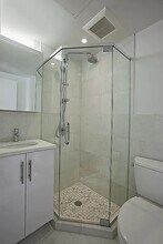 75 Orchard St in New York, NY - Building Photo - Building Photo