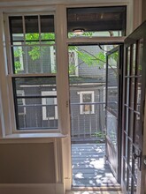 153 Strathmore Rd, Unit 3 in Boston, MA - Foto de edificio - Building Photo