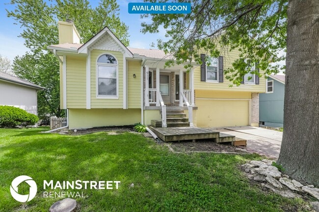 property at 911 SW Shorthorn Dr