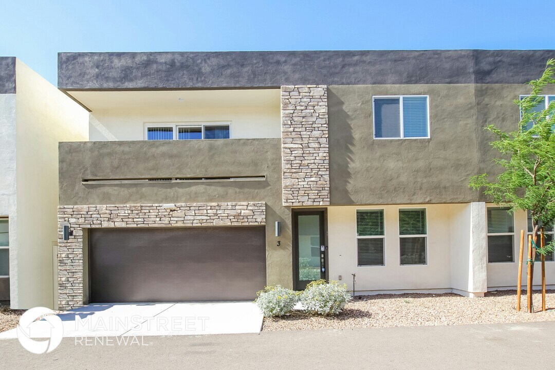 2000 N 36th St in Phoenix, AZ - Foto de edificio