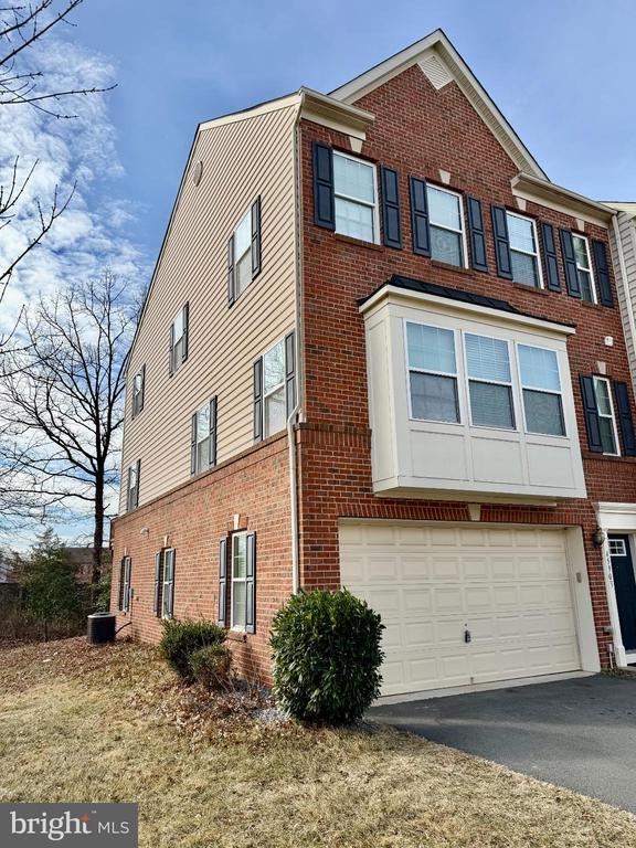 45903 Peach Oak Terrace in Sterling, VA - Building Photo - Building Photo