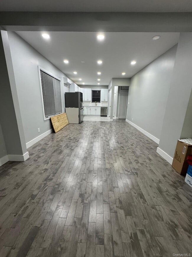 588 W Broadway in Cedarhurst, NY - Building Photo - Building Photo