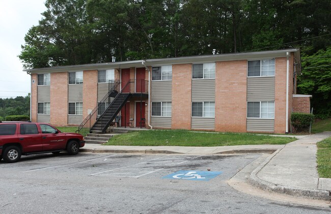 Hollywood Shawnee Apartments in Atlanta, GA - Foto de edificio - Building Photo