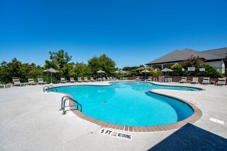 Smoky Crossing Apartment Homes in Seymour, TN - Foto de edificio - Building Photo