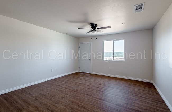 2825 California Ave in Bakersfield, CA - Building Photo - Building Photo