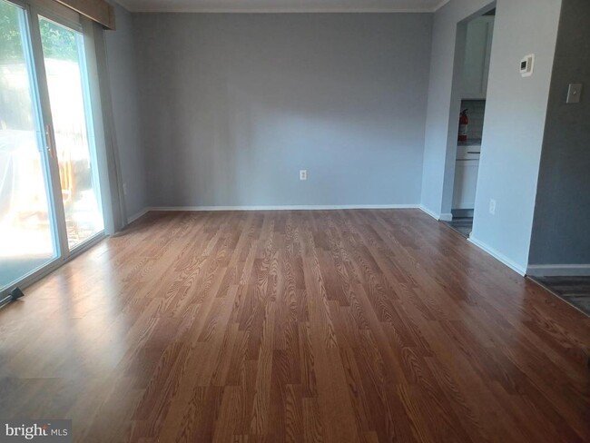 403 Roberts Ln