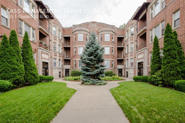 property at 435 E Oakwood Blvd