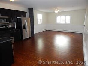 21 Treadway Ave in Norwich, CT - Building Photo - Building Photo