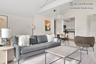 541 Cutwater Ln, Unit FL2-ID970 in Foster City, CA - Building Photo - Building Photo