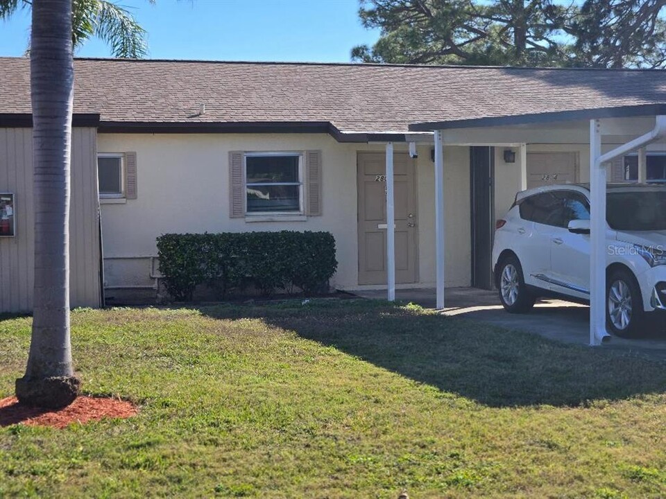 2806 Swifton Dr in Sarasota, FL - Building Photo