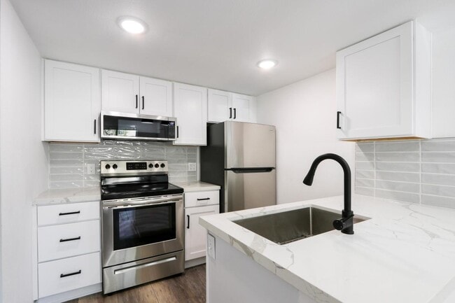 3757 Veteran Ave in Los Angeles, CA - Building Photo - Building Photo