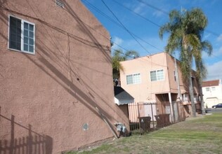 1714 W Florence Ave in Los Angeles, CA - Building Photo - Building Photo