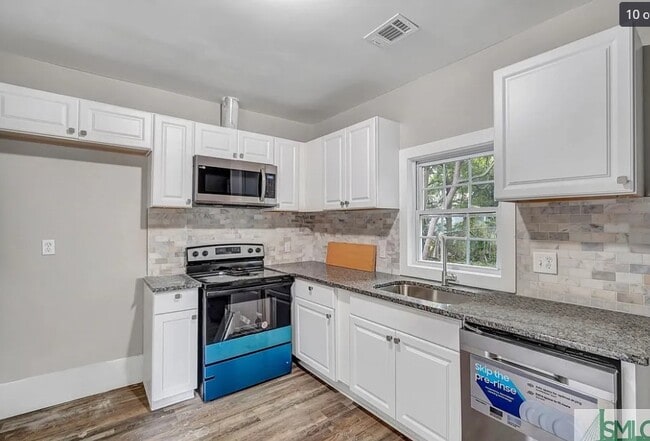 property at 720 W 42nd St