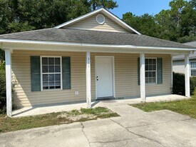 316 Hillsdale Dr in Wilmington, NC - Building Photo