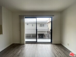 1531 N Detroit St in Los Angeles, CA - Building Photo - Building Photo