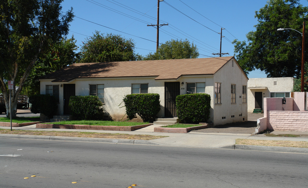 1092-1098 E Madison Ave in El Cajon, CA - Building Photo