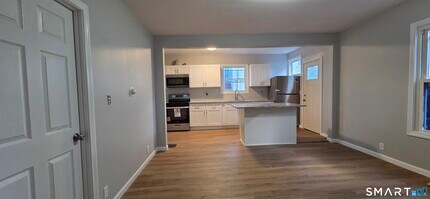 126 Tremont St in Ansonia, CT - Building Photo - Building Photo